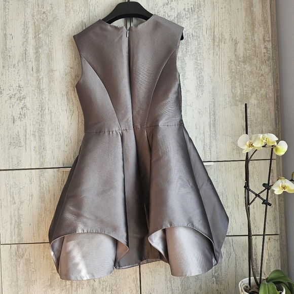 Used Like New Halston Heritage Size 4 Dress - Picture 2 of 13